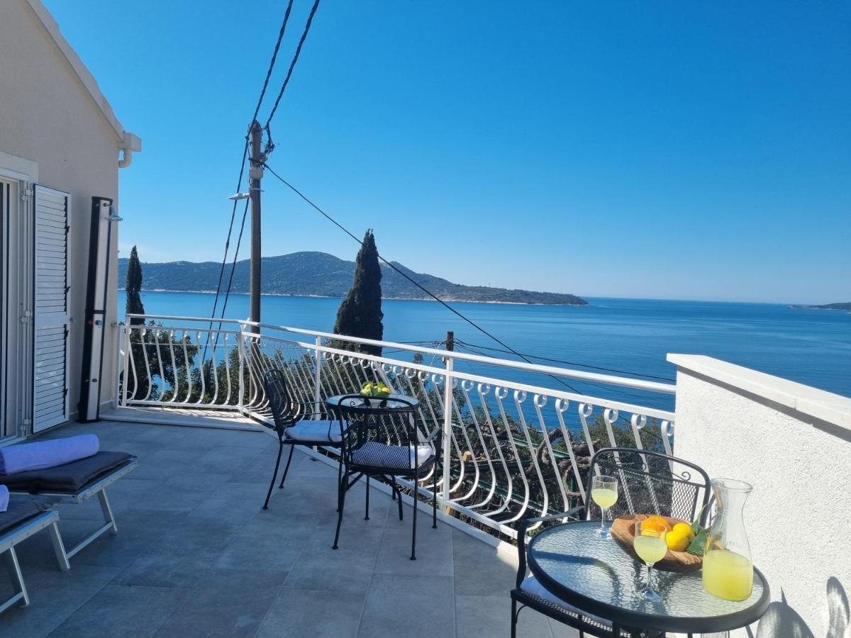 Holiday Home Трстено Экстерьер фото
