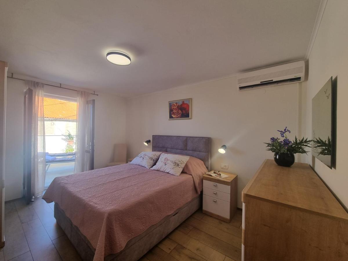 Holiday Home Трстено Экстерьер фото